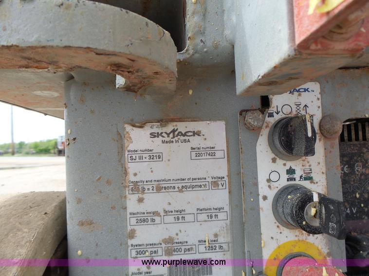image for item L6049 2008 Skyjack 3219 scissor lift