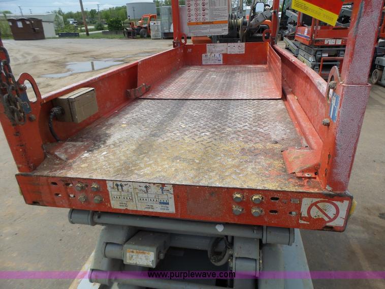 image for item L6049 2008 Skyjack 3219 scissor lift