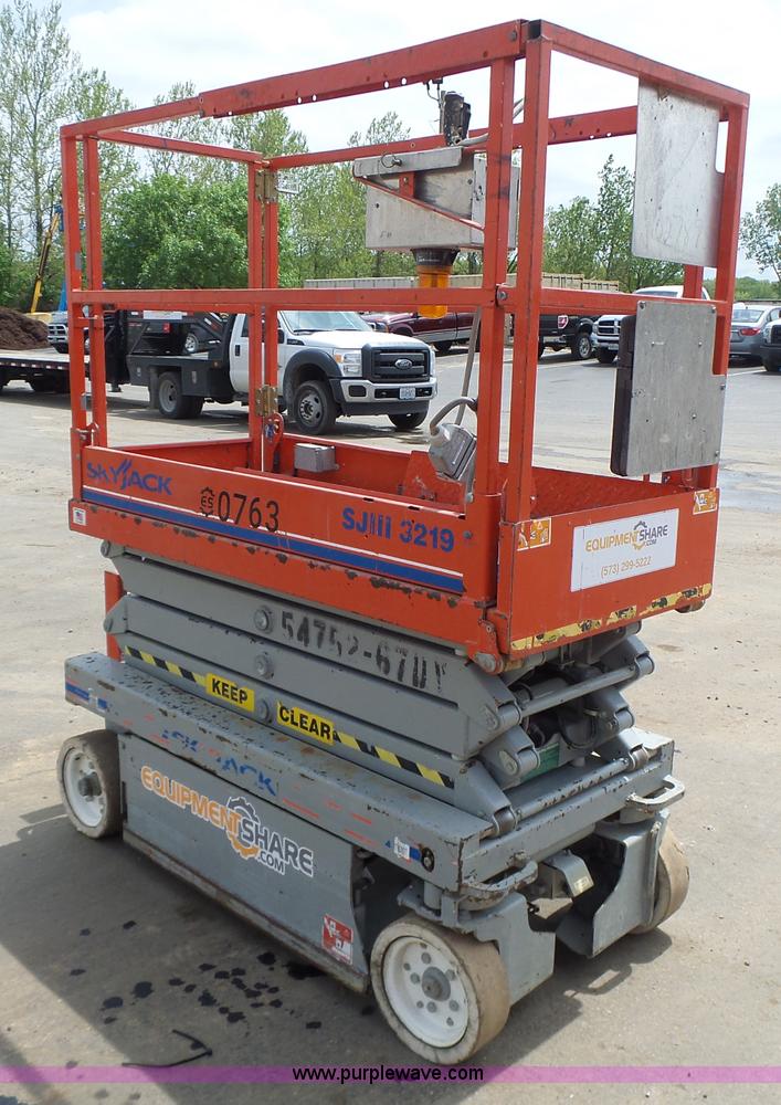 image for item L6050 2008 Skyjack 3219 scissor lift