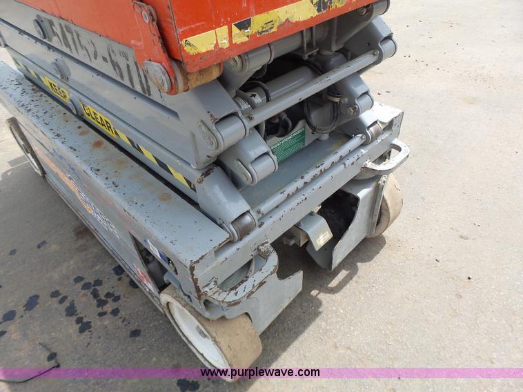 image for item L6050 2008 Skyjack 3219 scissor lift