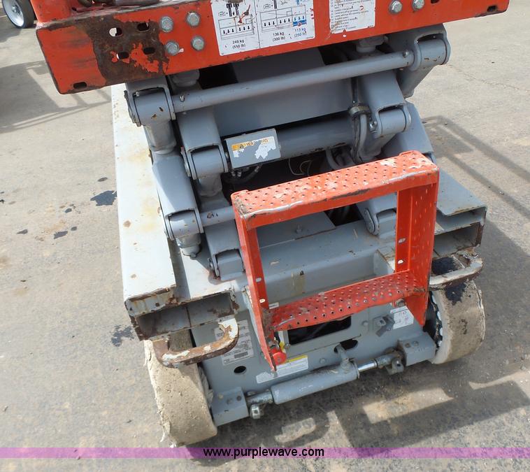 image for item L6051 2008 Skyjack 3219 scissor lift