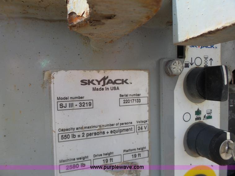 image for item L6051 2008 Skyjack 3219 scissor lift