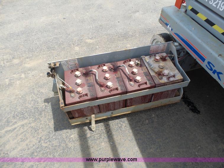 image for item L6051 2008 Skyjack 3219 scissor lift