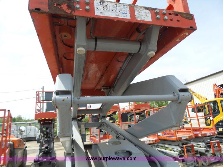 image for item L6051 2008 Skyjack 3219 scissor lift