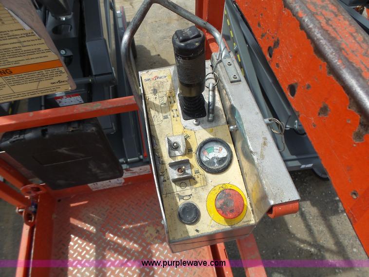 image for item L6051 2008 Skyjack 3219 scissor lift