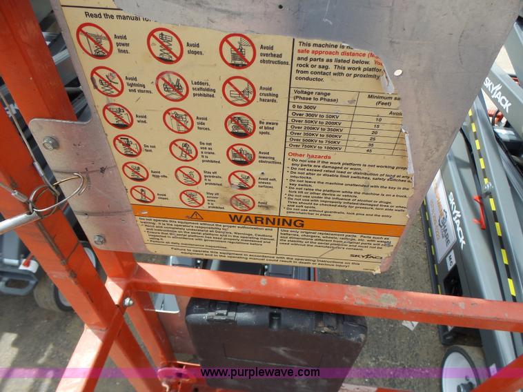 image for item L6051 2008 Skyjack 3219 scissor lift