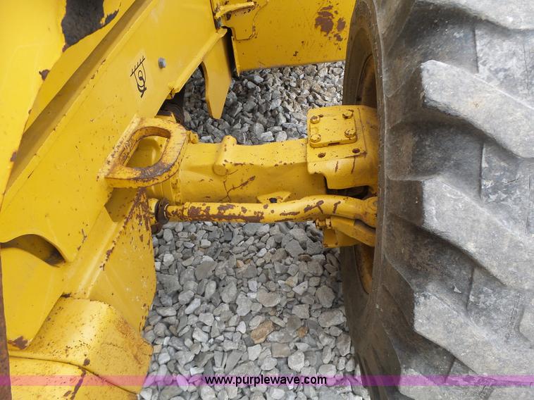 image for item L6054 2004 John Deere 310 SG backhoe