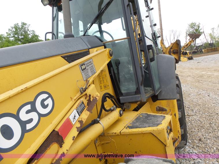 image for item L6054 2004 John Deere 310 SG backhoe
