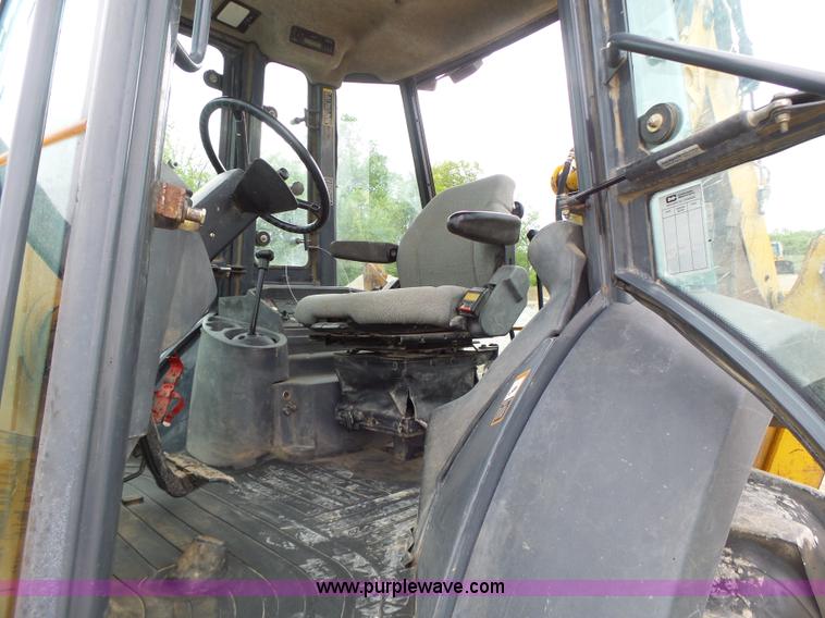 image for item L6054 2004 John Deere 310 SG backhoe