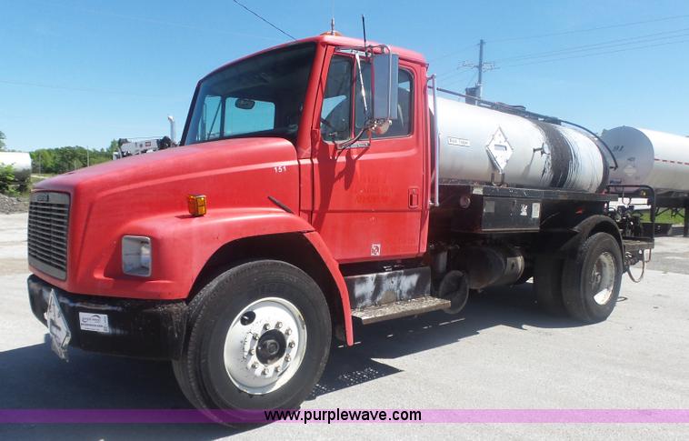 image for item L6332 1994 Freightliner FL70 oil distributor truck