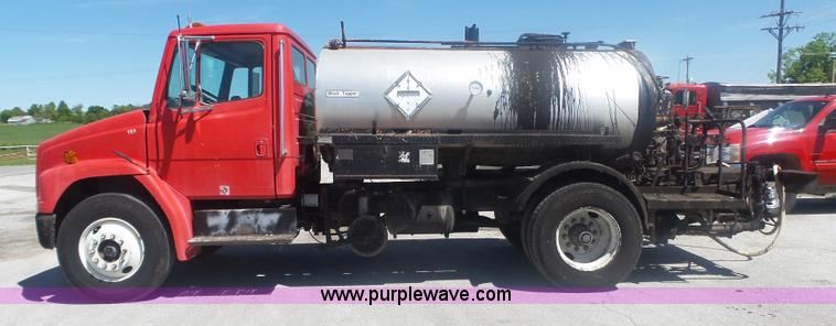 image for item L6332 1994 Freightliner FL70 oil distributor truck