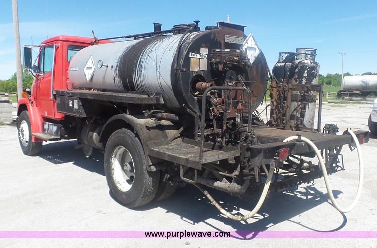 image for item L6332 1994 Freightliner FL70 oil distributor truck