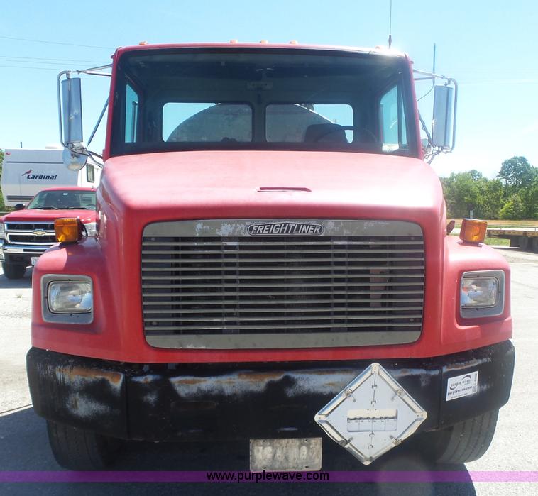 image for item L6332 1994 Freightliner FL70 oil distributor truck
