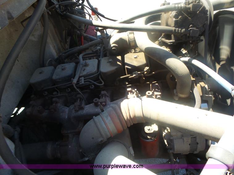 image for item L6332 1994 Freightliner FL70 oil distributor truck