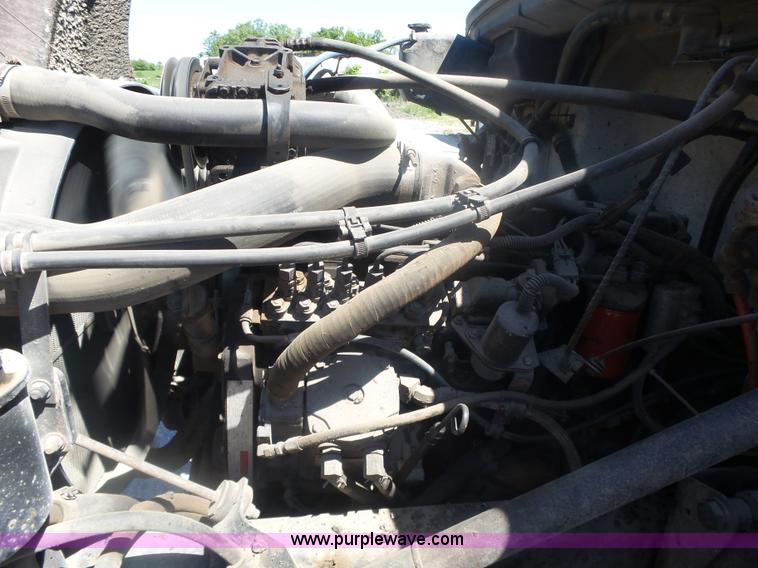 image for item L6332 1994 Freightliner FL70 oil distributor truck