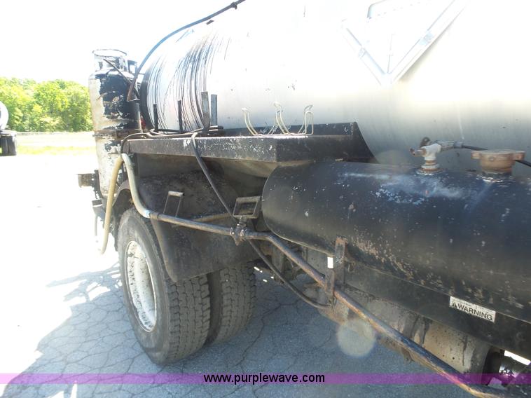 image for item L6332 1994 Freightliner FL70 oil distributor truck