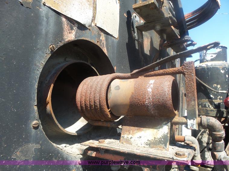 image for item L6332 1994 Freightliner FL70 oil distributor truck