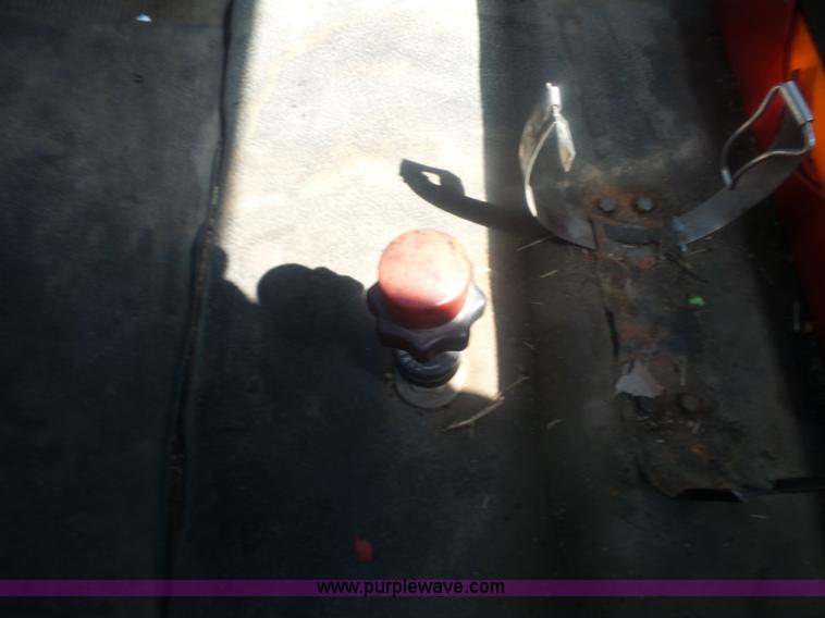 image for item L6332 1994 Freightliner FL70 oil distributor truck