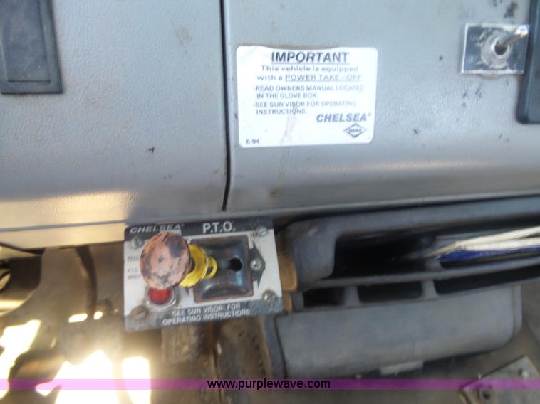 image for item L6332 1994 Freightliner FL70 oil distributor truck