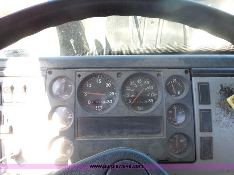 image for item L6332 1994 Freightliner FL70 oil distributor truck