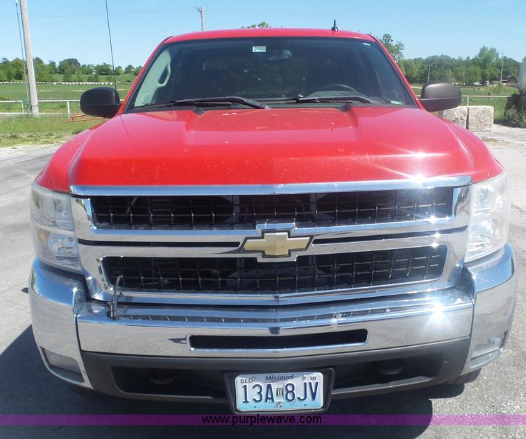 image for item L6333 2007 Chevrolet Silverado 2500HD Crew Cab pickup truck