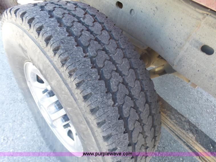 image for item L6333 2007 Chevrolet Silverado 2500HD Crew Cab pickup truck