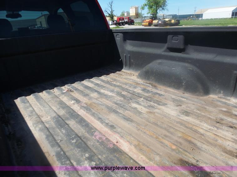 image for item L6333 2007 Chevrolet Silverado 2500HD Crew Cab pickup truck