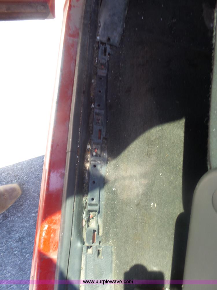 image for item L6333 2007 Chevrolet Silverado 2500HD Crew Cab pickup truck