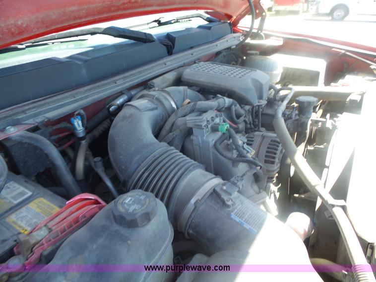 image for item L6333 2007 Chevrolet Silverado 2500HD Crew Cab pickup truck