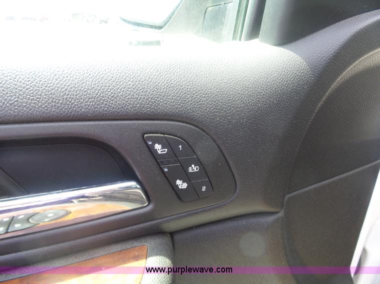 image for item L6335 2008 Chevrolet Silverado 2500HD Crew Cab pickup truck