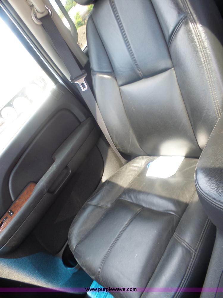 image for item L6335 2008 Chevrolet Silverado 2500HD Crew Cab pickup truck