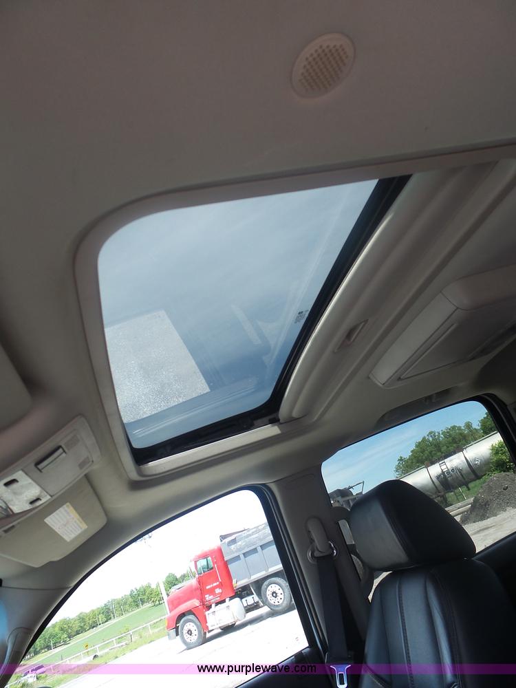 image for item L6335 2008 Chevrolet Silverado 2500HD Crew Cab pickup truck