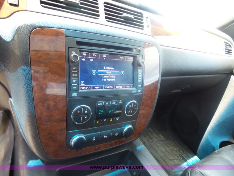 image for item L6335 2008 Chevrolet Silverado 2500HD Crew Cab pickup truck