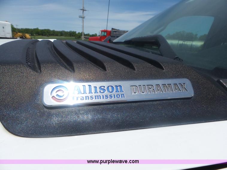 image for item L6335 2008 Chevrolet Silverado 2500HD Crew Cab pickup truck