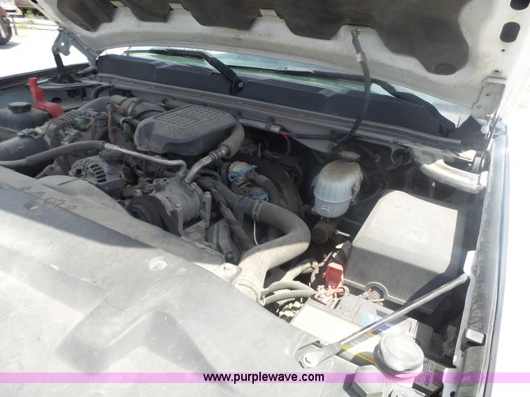 image for item L6335 2008 Chevrolet Silverado 2500HD Crew Cab pickup truck