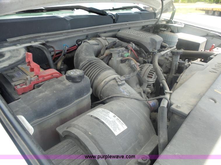 image for item L6335 2008 Chevrolet Silverado 2500HD Crew Cab pickup truck