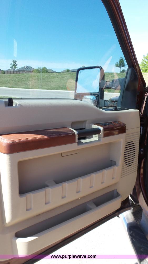 image for item L6551 2008 Ford F350 Super Duty King Ranch Crew Cab pickup truck