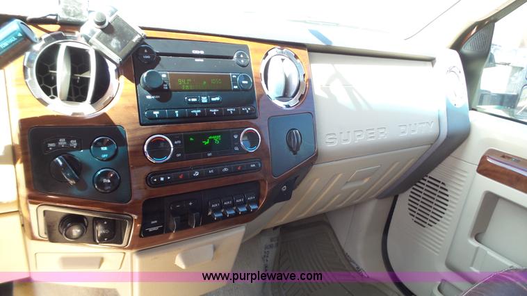 image for item L6551 2008 Ford F350 Super Duty King Ranch Crew Cab pickup truck