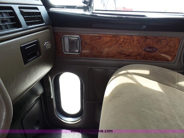 image for item L7023 2005 Peterbilt 379 semi truck