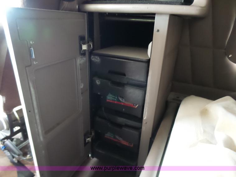 image for item L7023 2005 Peterbilt 379 semi truck