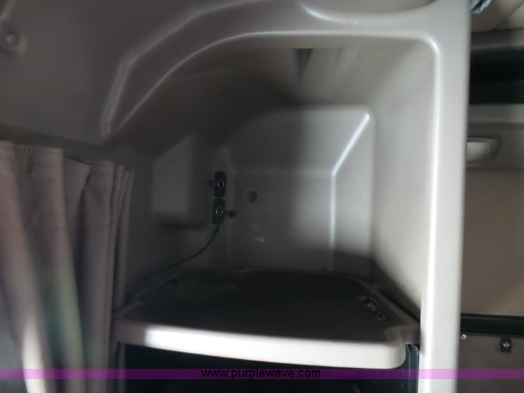 image for item L7023 2005 Peterbilt 379 semi truck