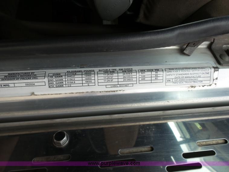 image for item L7023 2005 Peterbilt 379 semi truck