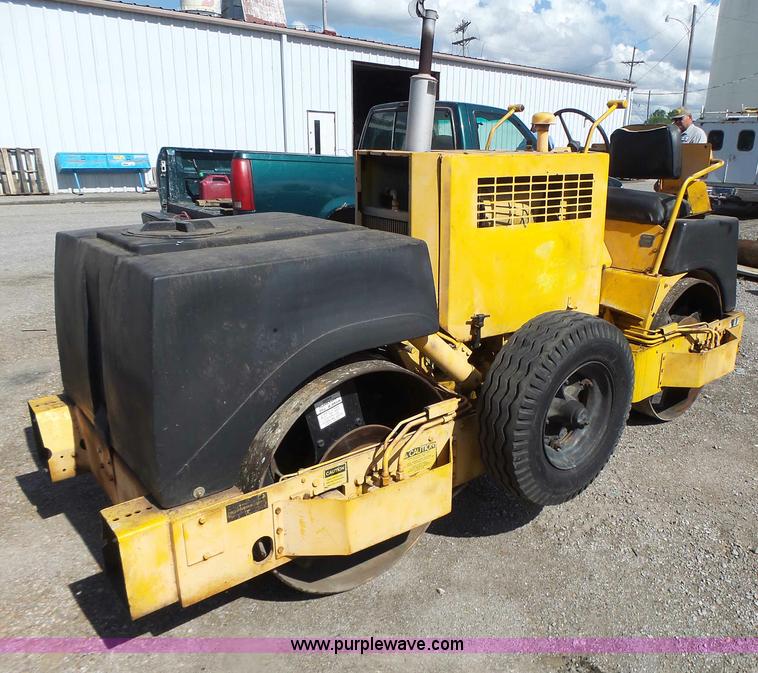 image for item L7232 Galion DU510086 vibratory double drum roller