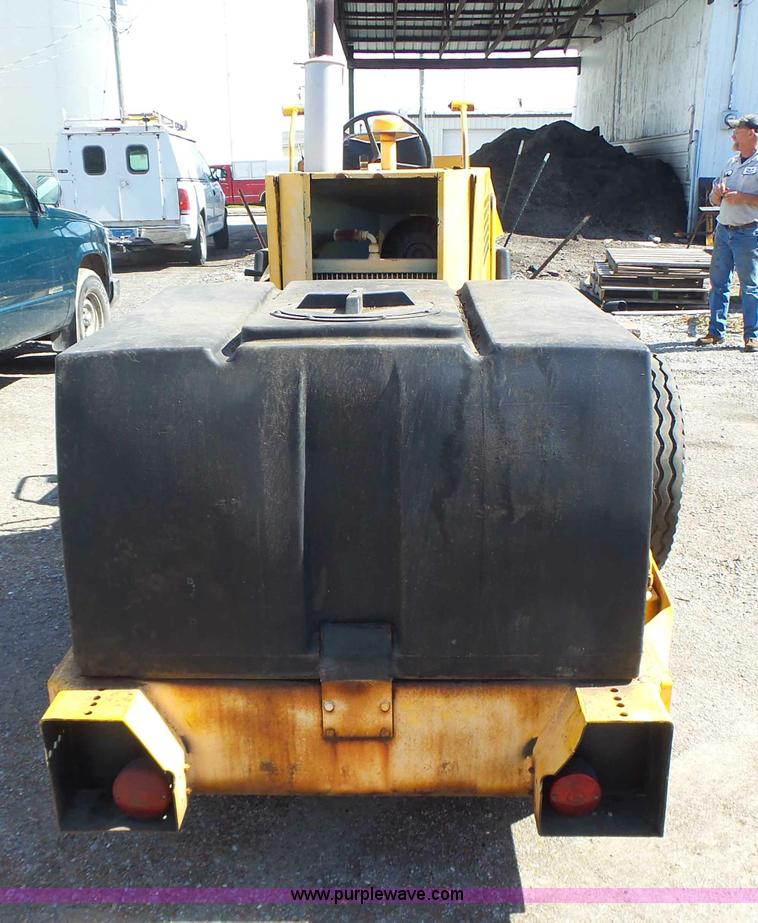 image for item L7232 Galion DU510086 vibratory double drum roller