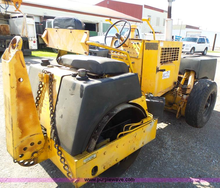 image for item L7232 Galion DU510086 vibratory double drum roller