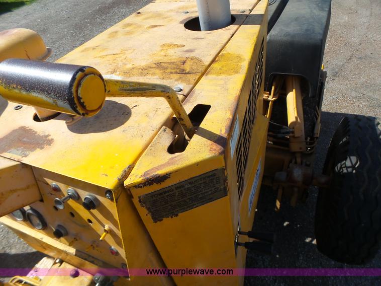 image for item L7232 Galion DU510086 vibratory double drum roller