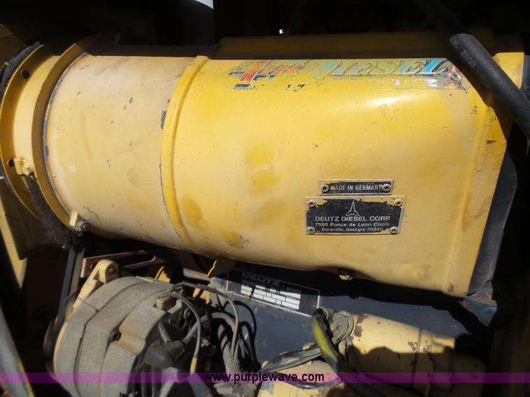 image for item L7232 Galion DU510086 vibratory double drum roller