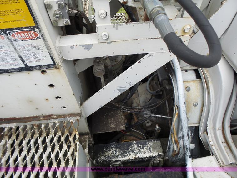 image for item L7233 1983 Ford C8000 digger derrick truck