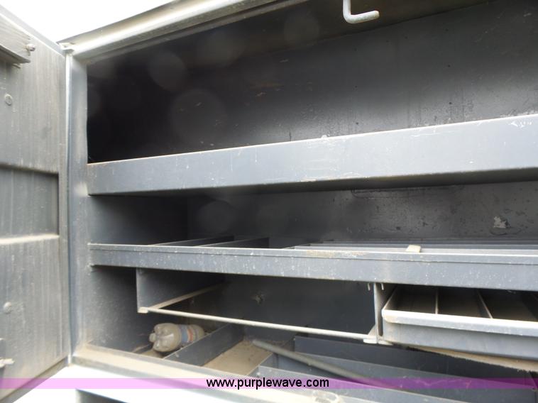 image for item L7233 1983 Ford C8000 digger derrick truck