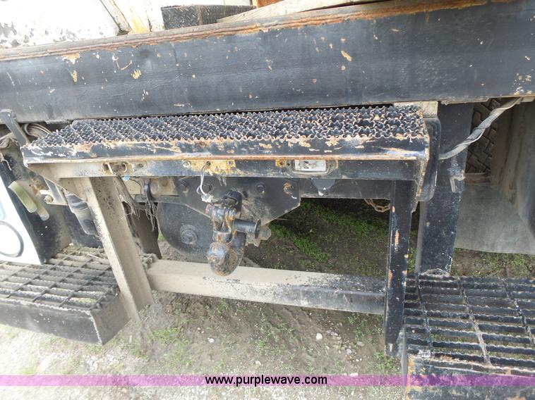 image for item L7233 1983 Ford C8000 digger derrick truck